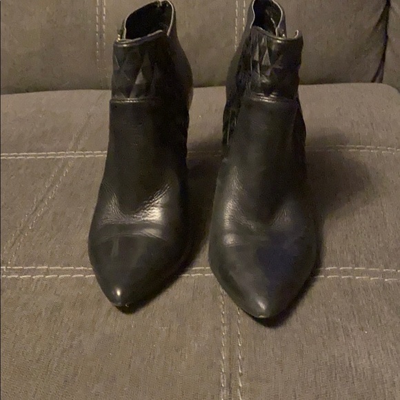 BCBGeneration ankle boots! - Picture 4 of 4